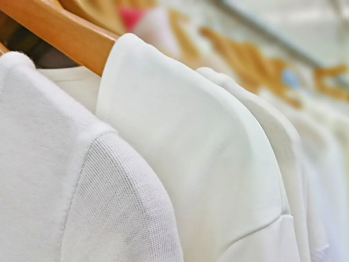 ハンガーを使った衣類収納のイメージ