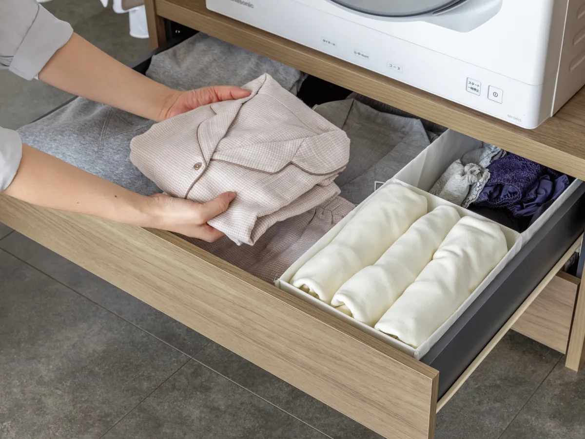 引出しに下着やパジャマを収納したイメージ