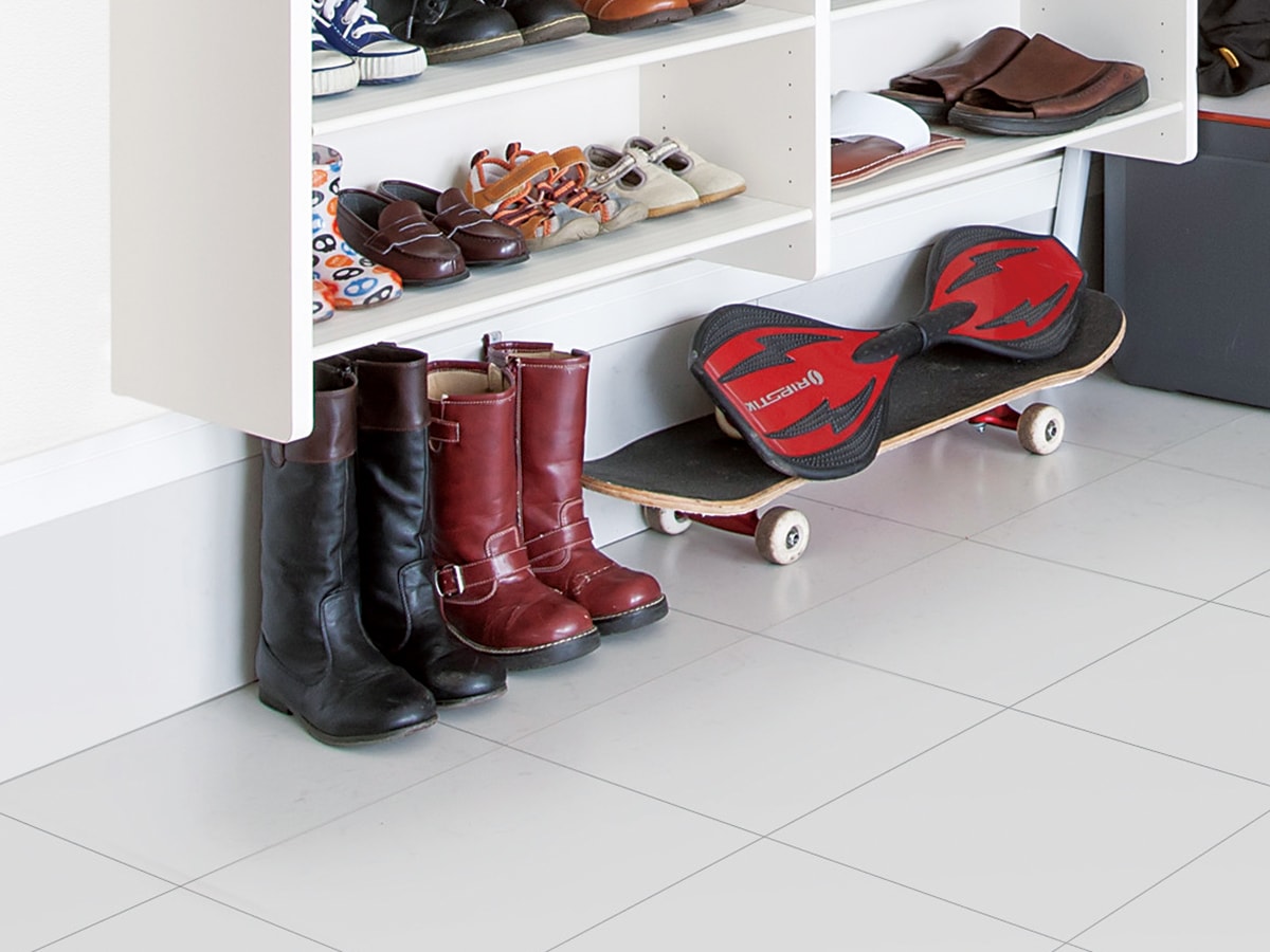 シューズクローク収納を活用 ブーツが くたっ と型崩れしないとっておきのしまい方 収納デザインソムリエ 南海プライウッド株式会社