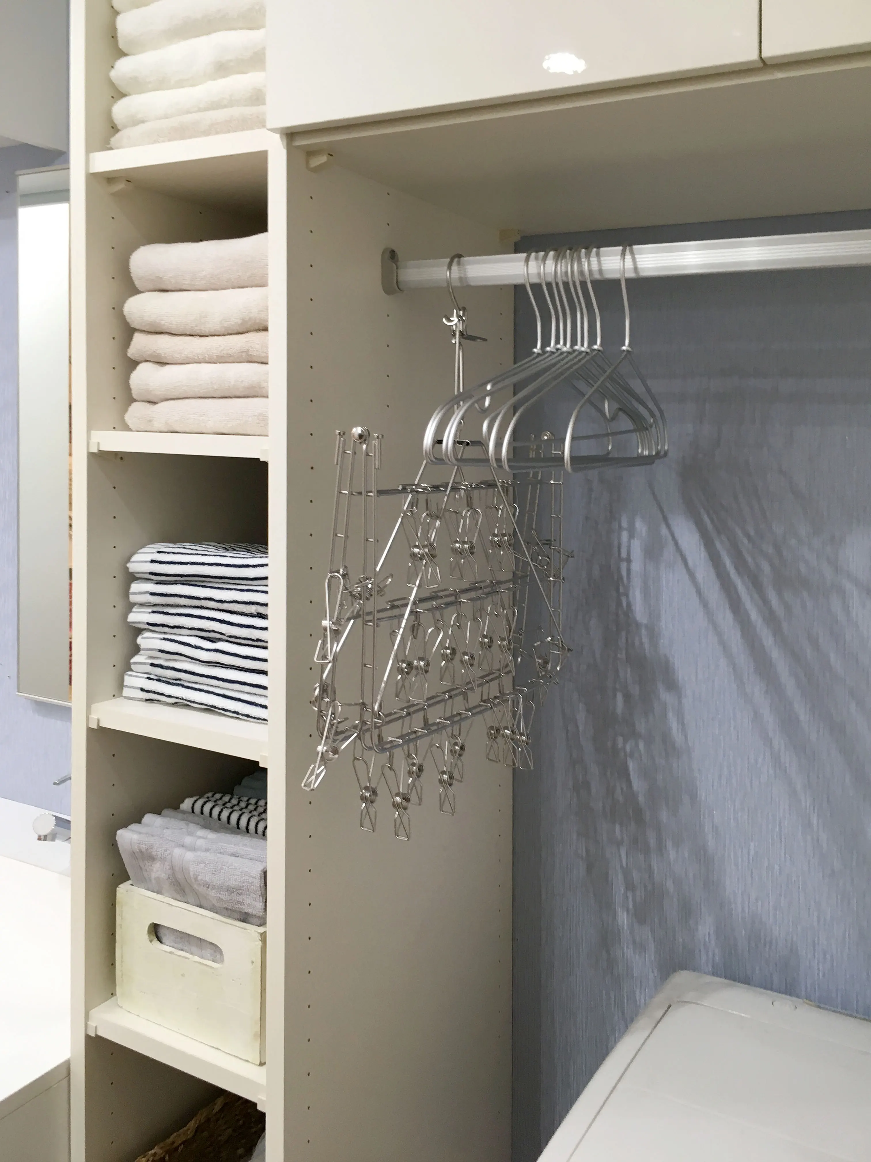 パイプが解決 ハンガーやバスマットの収納 仮干しスペースを機能的に確保 収納デザインソムリエ 南海プライウッド株式会社 パイプが解決 ハンガーやバスマットの収納 仮干しスペースを機能的に確保 収納デザインソムリエ 南海プライウッド株式会社