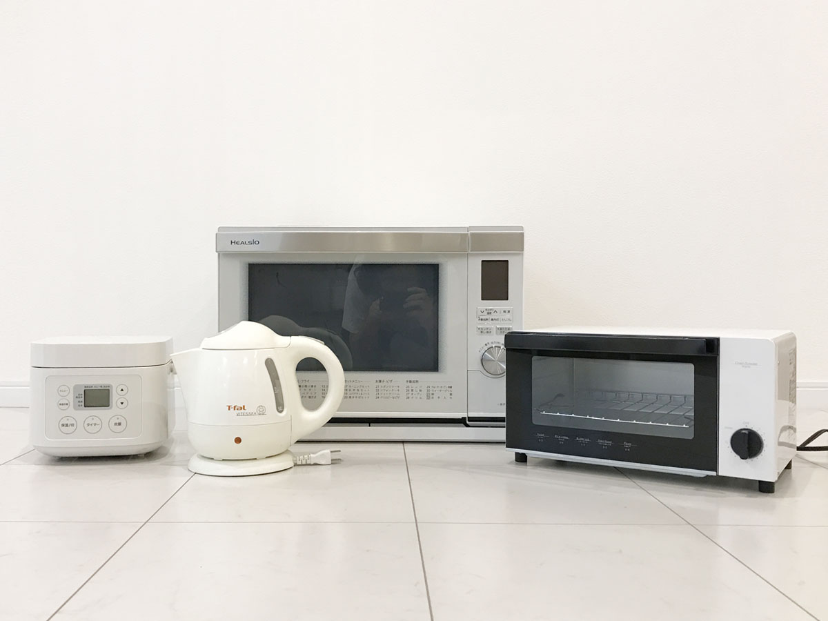 炊飯器、電子レンジ、電気ケトル（ポット）、トースター